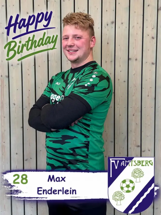 Unser Max,

alles Gute zum 26. Geburtstag! 🎉

Du bist unser Strahlemann – egal ob du spielst oder nicht, du hast immer gute Laune und das Herz am richtigen Fleck. Wenn wir dich brauchen, bist du da – unser Sturmtank!

Deine Laufwege? Ortho… orthodox… ach, einfach typisch Max! Keiner weiß, wie du läufst – aber du läufst. Irgendwie wie ein Thomas Müller. 😄

Bleib genau so, wie du bist. Wir wünschen dir Gesundheit, Glück und vor allem, dass in der neuen Saison endlich der Knoten platzt und du uns mit vielen Toren beschenkst!

Lass dich heute ordentlich feiern – auf dich! 🍻⚽